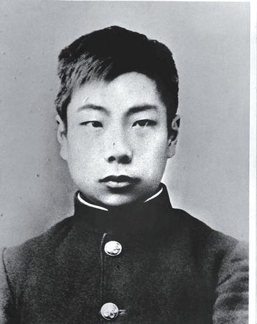 1898年，17岁的鲁迅离开绍兴老家，去了南京，考进江南水师学堂。那时家里败落，