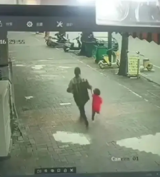 人贩子只要没得逞被抓住关几天就可以放了？这坚决不可以。就在前几天的广东阳江，