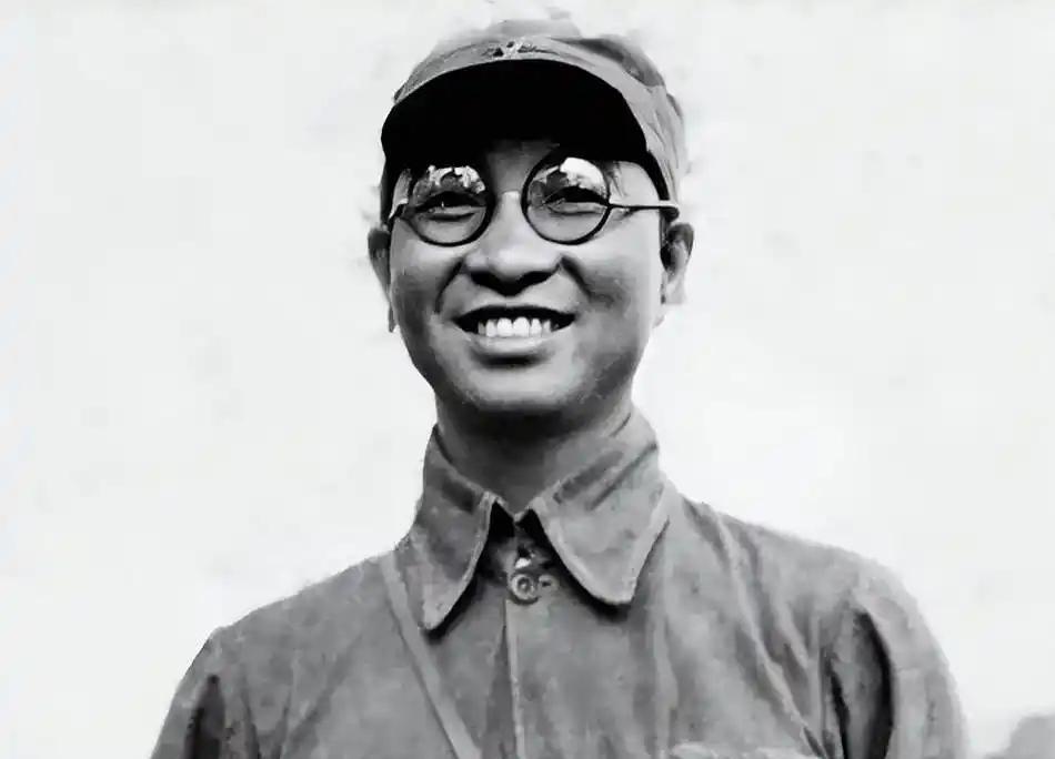 淮海战役中，陈赓是中原野战军著名的陈赓兵团的司令员。他亲自给熊绶春写信："贵军粮