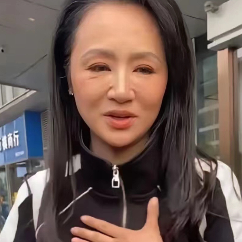 这是曹颖吗！曹颖变成另一个人，认不出来了！​​​