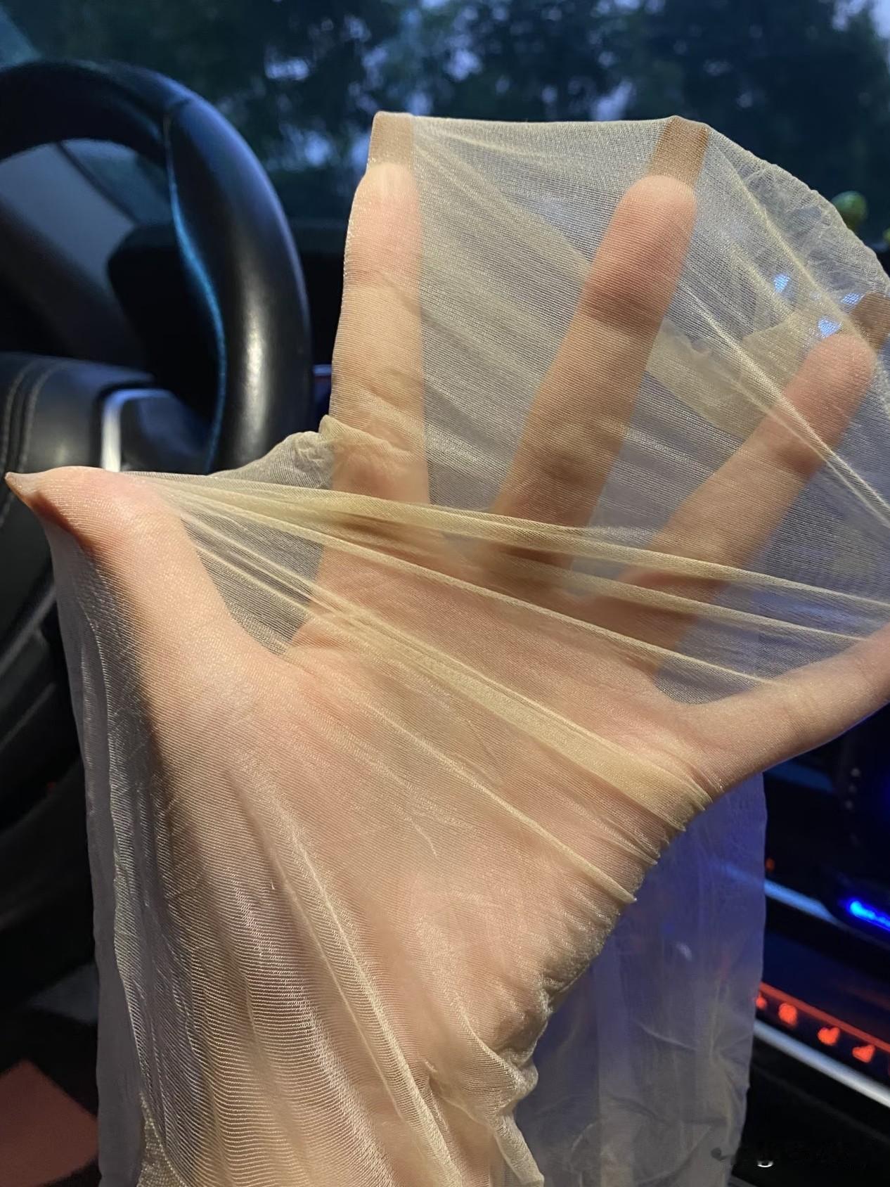 丝袜手上套，爱情立马来