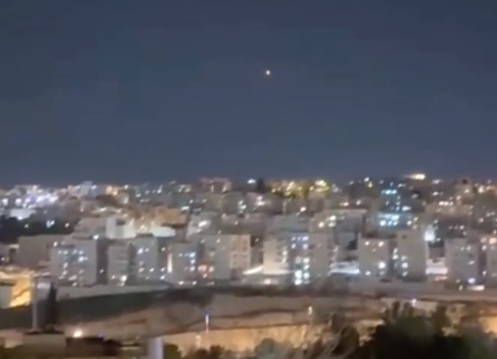 伊朗导弹如入无人之境，以色列罗什艾因市放弃抵抗，大街上空无一人！据BBC的记者称