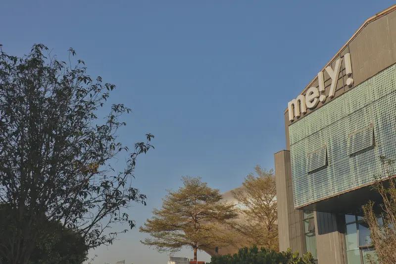 涨停第二天开盘就冲进去4.7买了2000股美盈森。心想这次了抓到大鱼了。现在