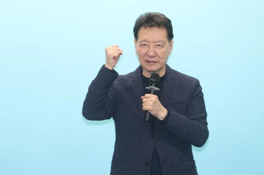 赵少康喊话民进党当局：美国大法官都这么判了，还犹豫什么？当地时间2月2