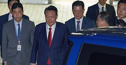 声称"健康恶化"的尹锡悦在拘留适审中"亲自发言30分钟"。18日对前总统