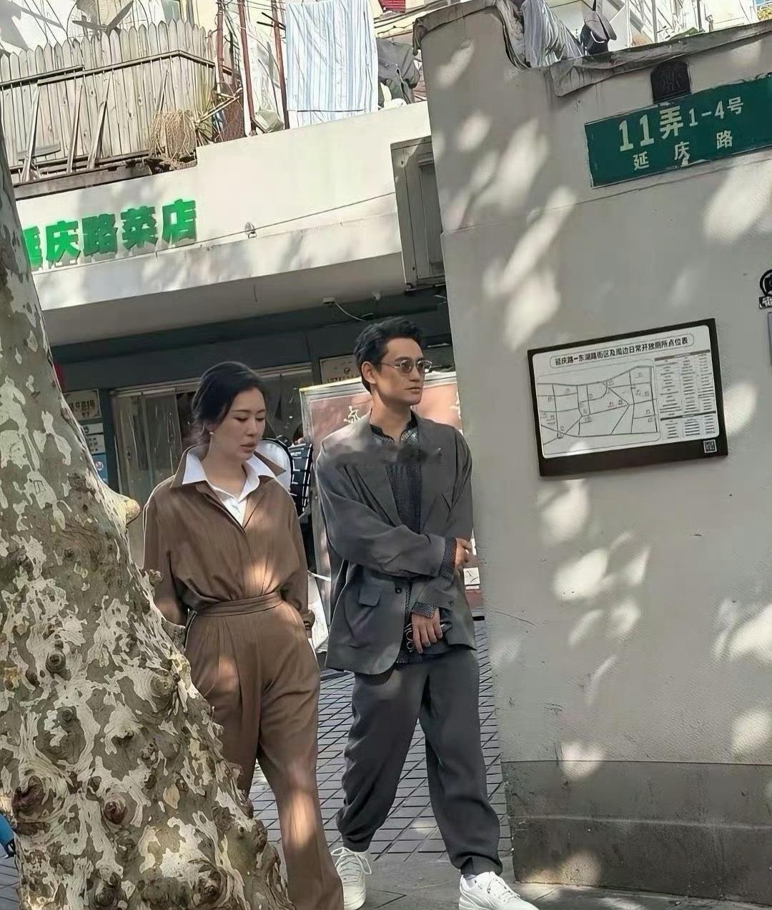老天呐，差点没认出来。不得不说，真人比电视上还漂亮啊！​​​