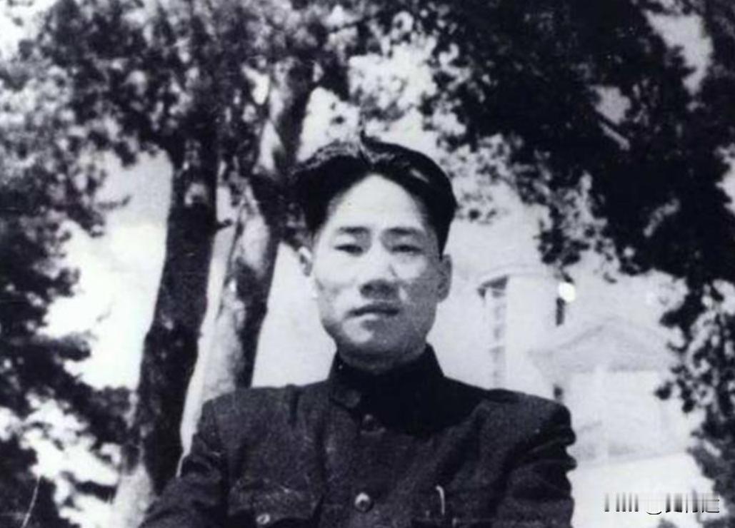 毛主席的长子毛岸英和邓小平的长子邓朴方都是为国为民作出很大贡献的人，两位家长:一