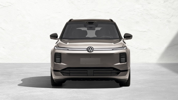 上汽大众ID.ERA9X正式开启预售，这款德系旗舰增程SUV惊艳登场，瞬间成为汽车市场焦点。