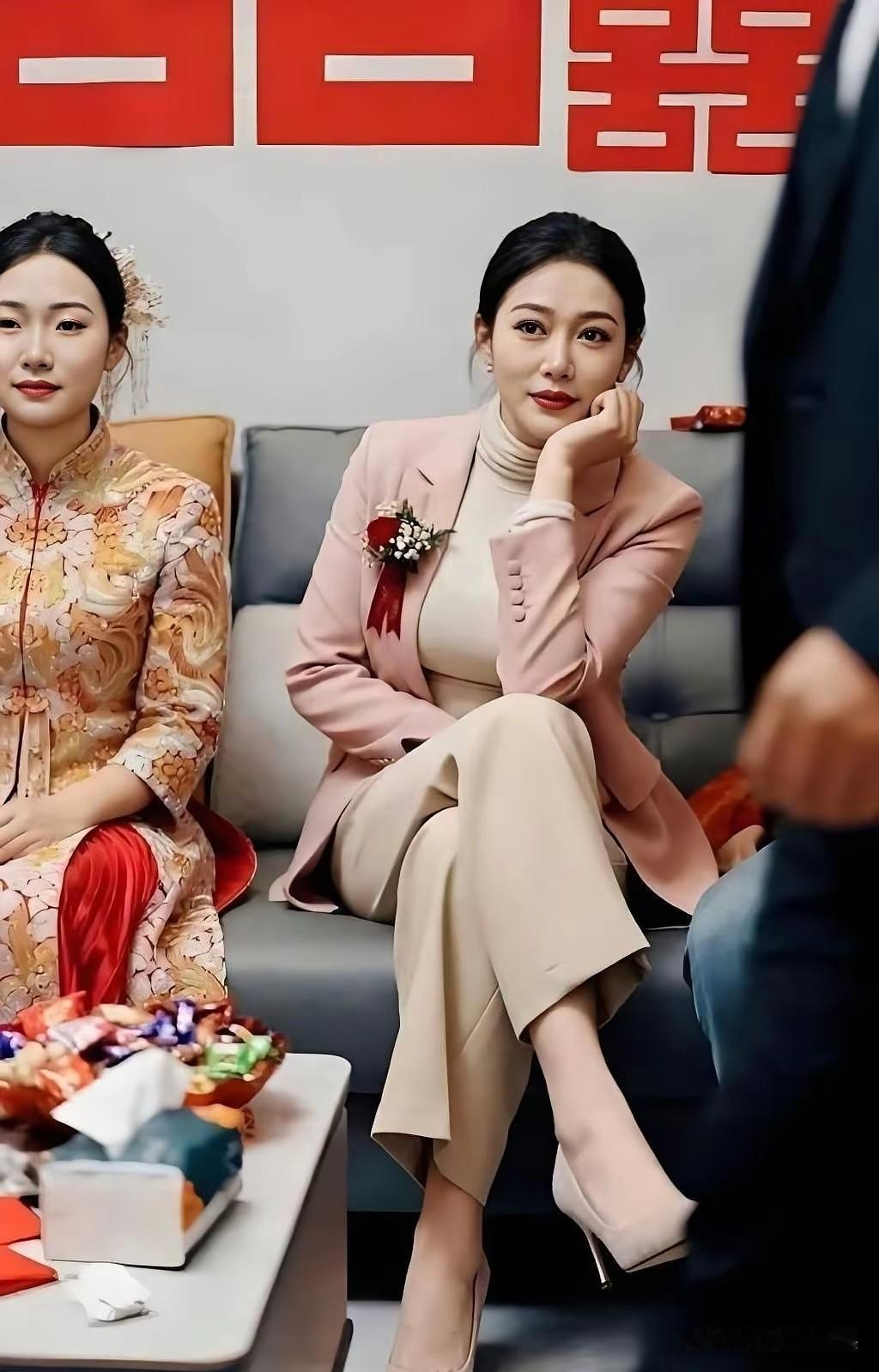 不得不说这丈母娘的气质也太好了吧！