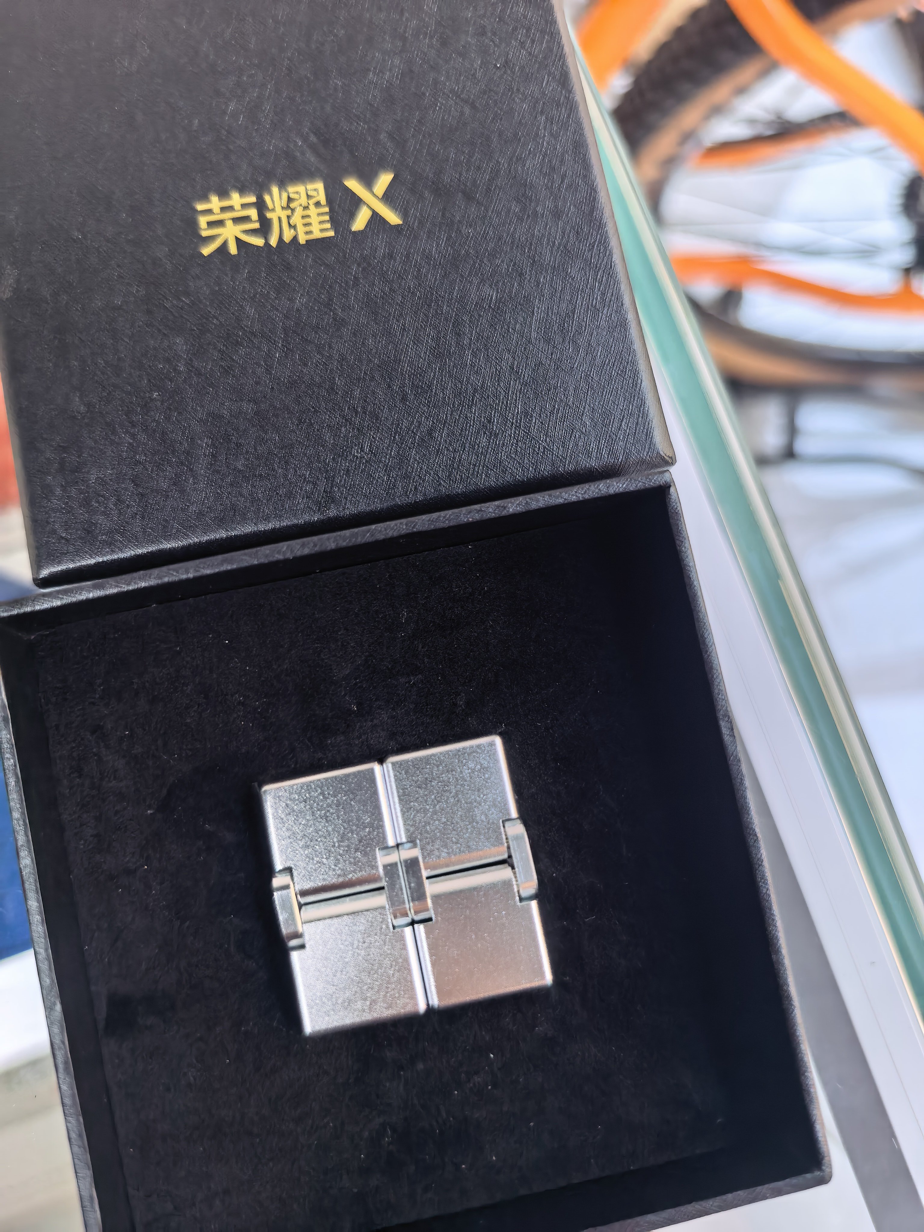 荣耀X80ProMax的邀请函和荣耀X80ProMax的续航一样硬核，我已经