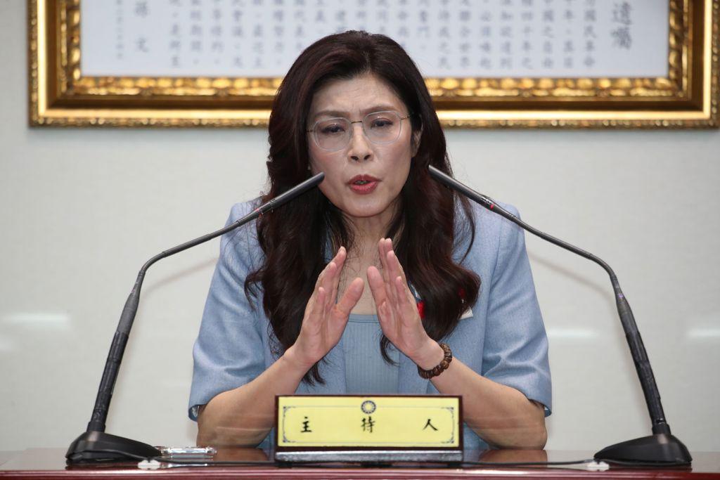 国民党主席郑丽文将于清明过后（4月7日至12日）率团访问大陆，她今天在记者会上表