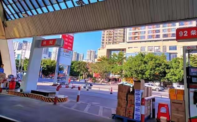 加油站老员工偷偷跟我说了3条“避坑指南”，结果我查完资料发现——只有1条是真的，