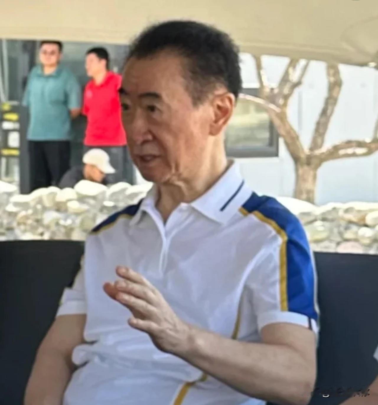 钱多难买老来瘦，王健林应该没什么健康问题。他虚岁已经72了，公众活跃的时候