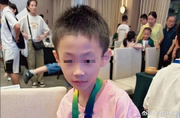 警方介入9岁围棋少年跳楼身亡事件支持警方等相关部门调查，看看孩子到底是因为什么