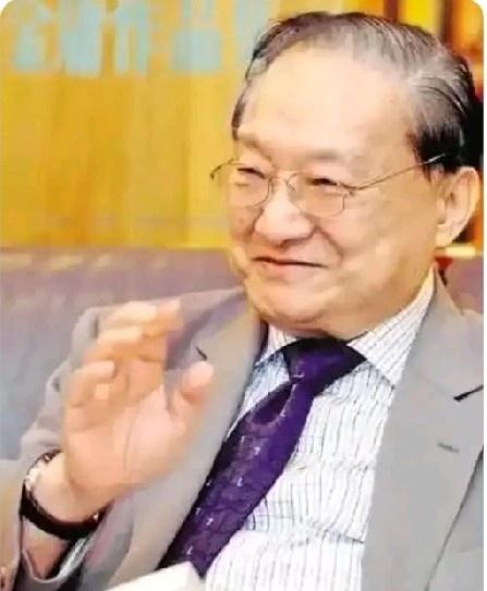 金庸当年看中西湖边的风水，开口向杭州要块地建别墅，承诺百年后连房带书全部奉上，杭