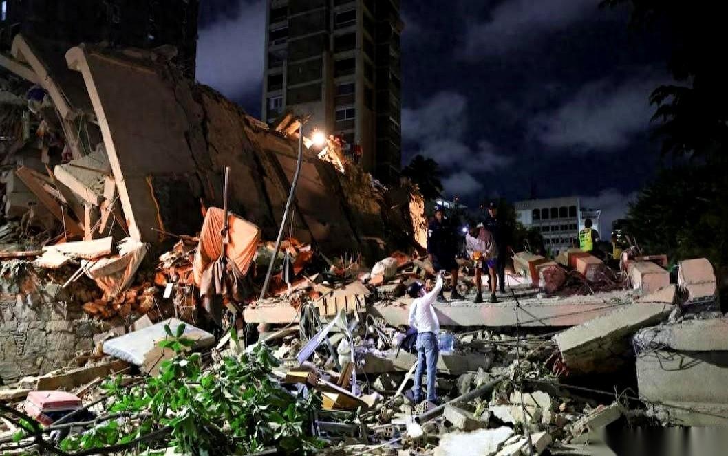 美国专家指着屏幕说，这场地震保底得死一万，最高十万。结果呢？委内瑞拉的大爷抱