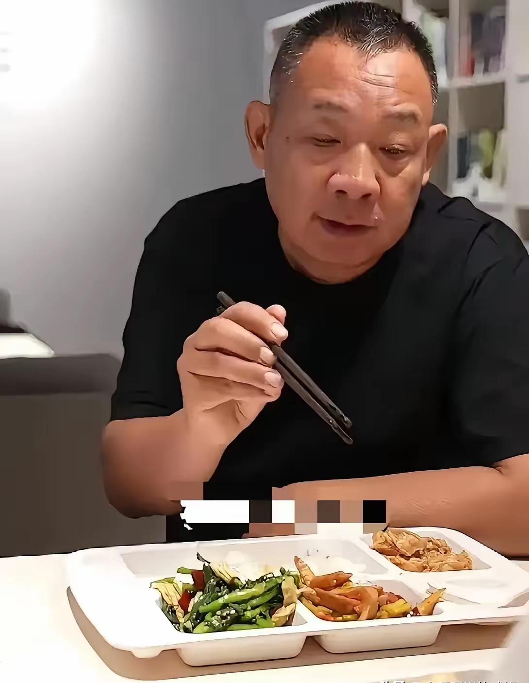 于东来的含金量还在持续上升！​于东来面对人民日报专访时很平静：“我没有背叛工人