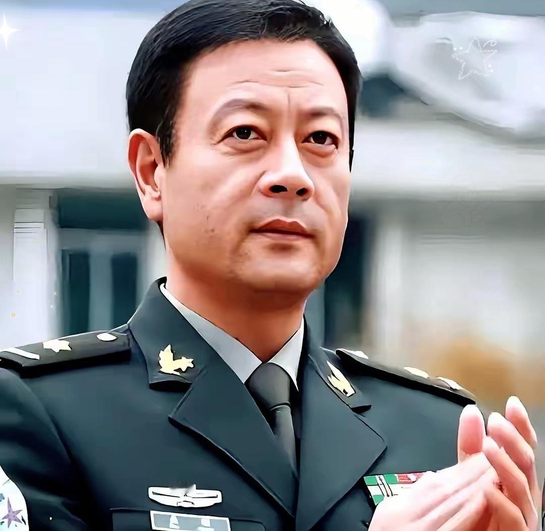 64岁巫刚和60岁陈瑾，没领证却相伴二十载。不吵不闹，财务分明，一起吃饭、拍戏，