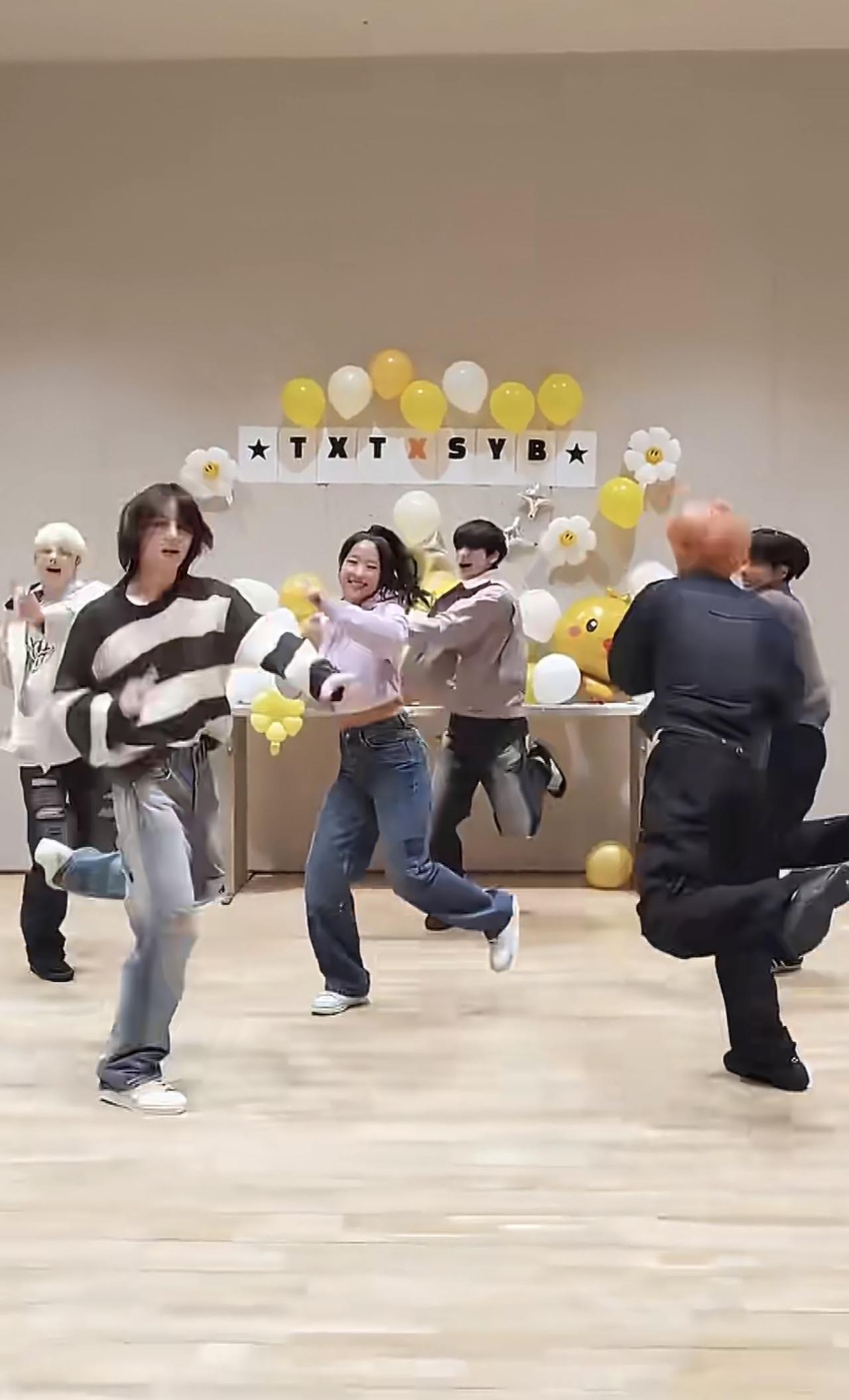 申裕斌这小妮子太可爱了吧回到韩国的申裕斌，不仅发文盛赞重庆冠军赛之旅，发文称