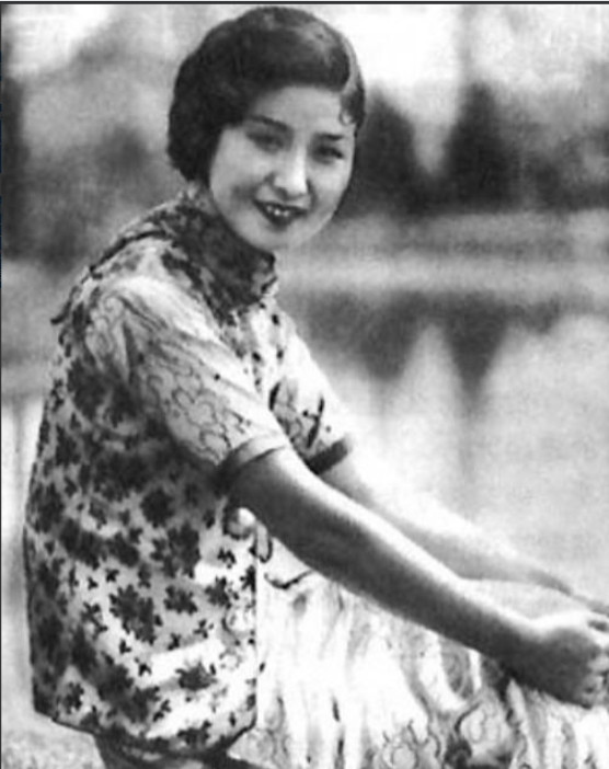 1940年，23岁的抗战女英雄郑苹如被特务押到城外小树林，特务猥琐的笑道：“这么