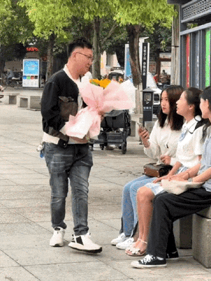 哥们情商太低，难怪他找不到老婆[祈祷][捂脸哭]某地有位大龄男青年，眼瞅