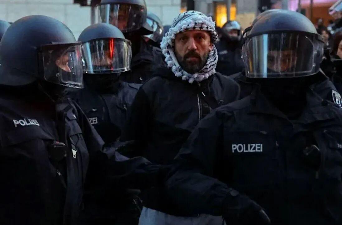 德国：支持哈马斯者将被剥夺国籍德国内政部长支持柏林剥夺一名支持哈马斯的男子的