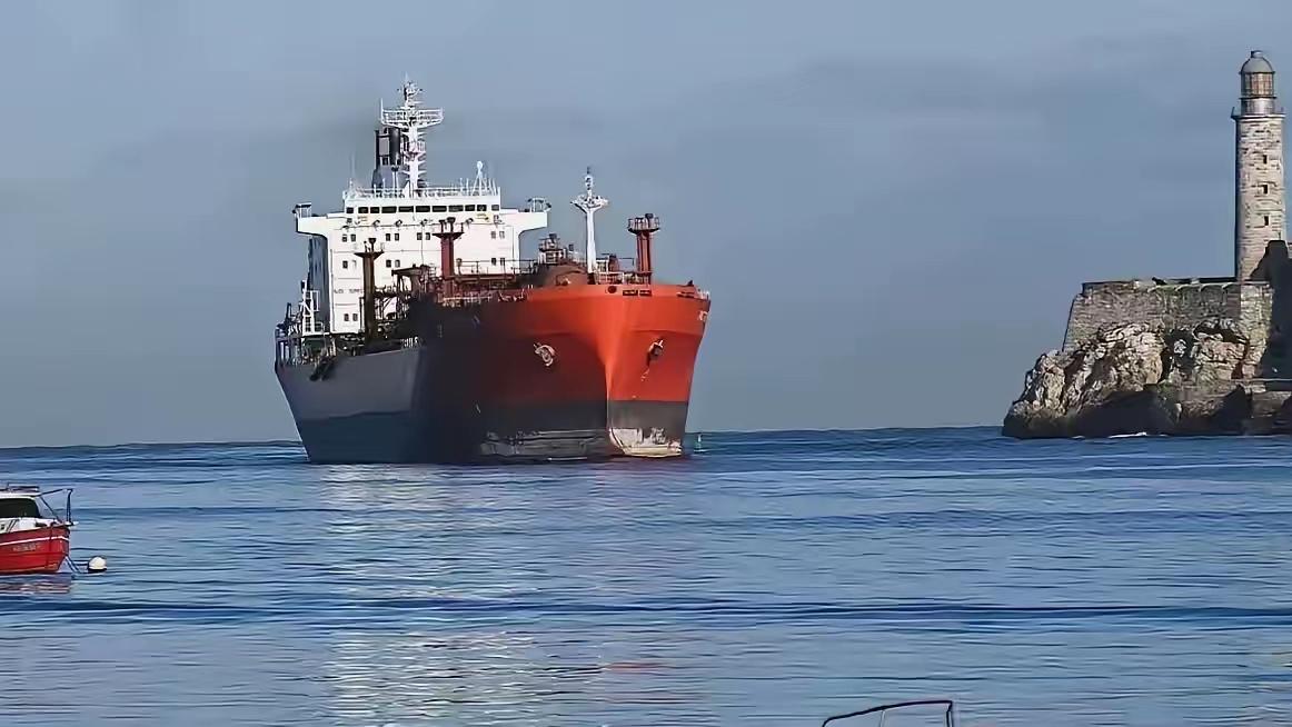 全世界只有俄罗斯能把美帝单边霸权按在地上摩擦，​73万吨石油硬闯古巴，这就是冲着