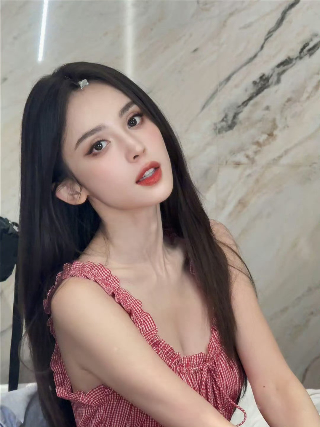 长成这样一张脸来人间很难不怀疑是带有女娲的使命的…..🩰✨​​​