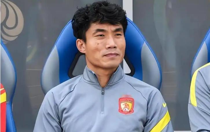 从1-5惨案到中超第三！郑智这波操作，我给满分！⚽🔥赛季初的西海岸，人见人