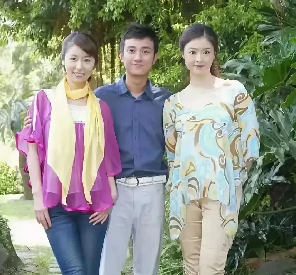 当看到文章、林心如、蒋欣的这张照片的时候，真的不禁感叹，时光匆匆。文章、林心如和