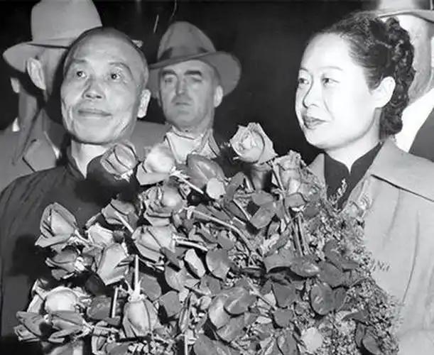 李宗仁晚年返回大陆的原因，外界只看到他回国时的风光，却少有人知道，他下定决心回国