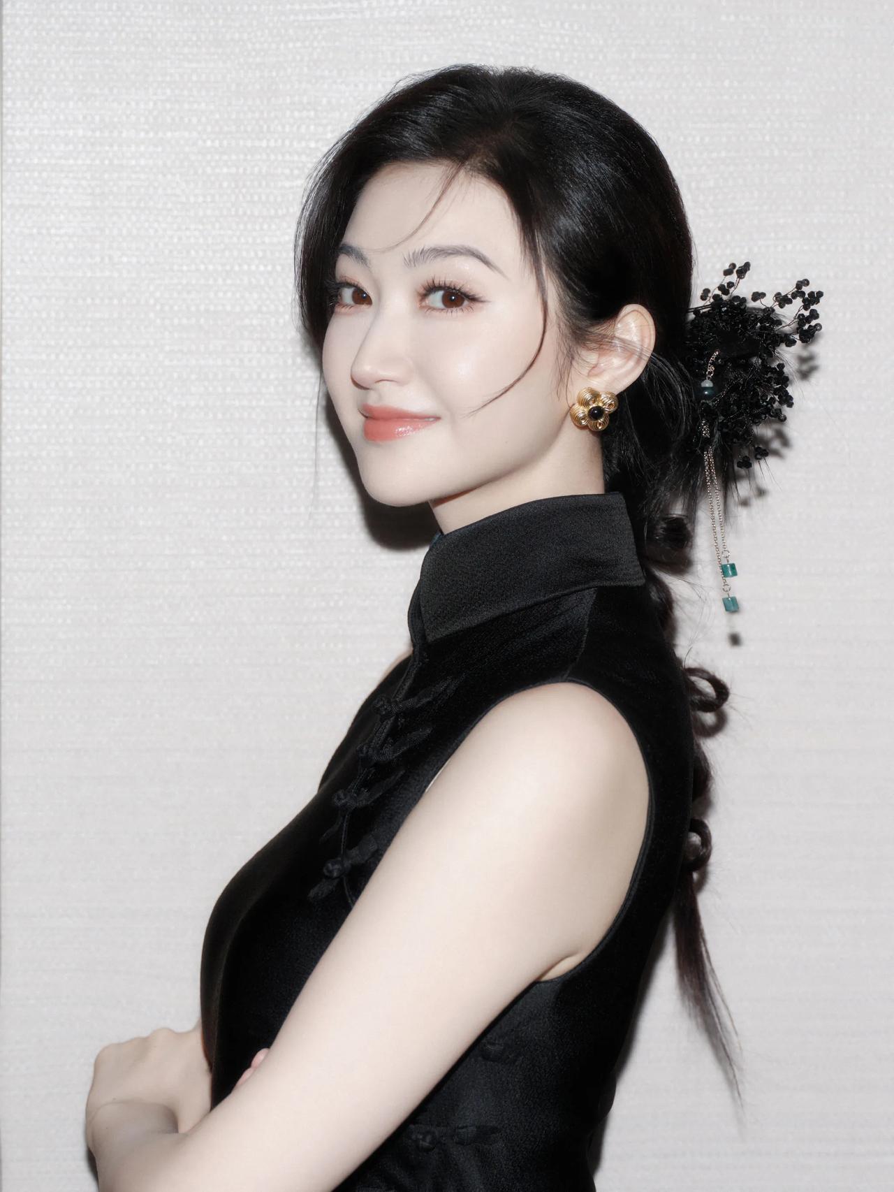 温婉大气的古典美人😘甜甜甜甜景甜娱乐