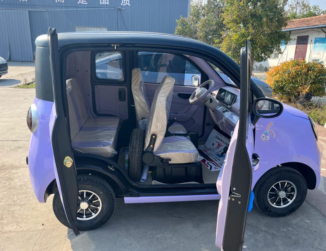 别看是个老头乐，开门方式倒是挺前卫，上高速会不会飘？