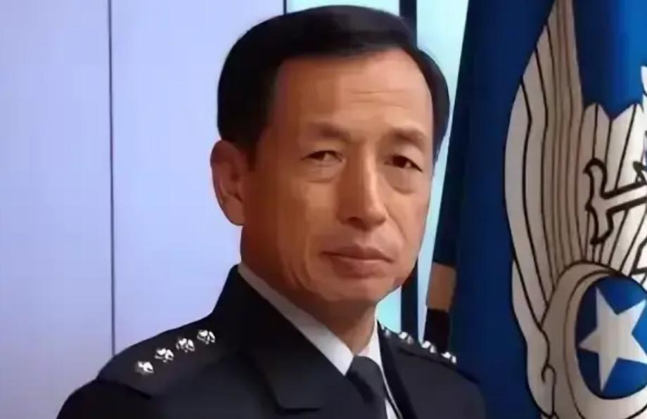 日本航空自卫队前参谋长田母神俊雄8月10日写道：“自15世纪左右开始的白人国家对