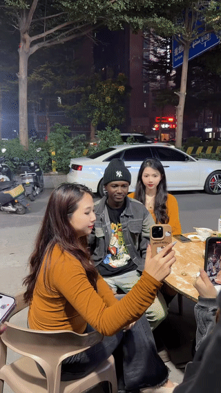 黑人在中国真是太吃香了！他们身边从来都不缺女人？真是让人难以理解！作者声明