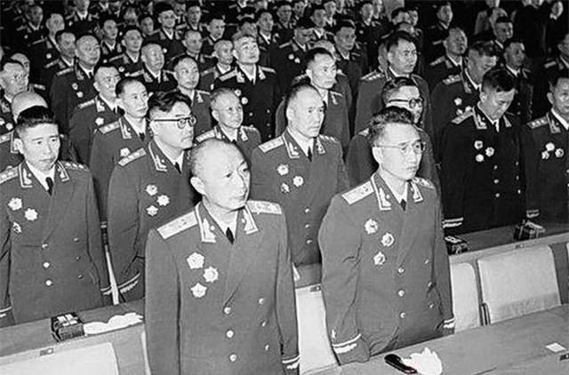 十大元帅和十位大将待遇差别有多大？真相令人意外。1955年9月27日，北京中南