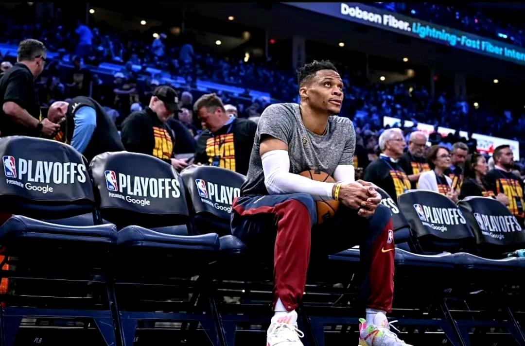 NBA夏季联赛期间，威少没要掘金最后一年350万美金的球员选项合同，直到目前人还