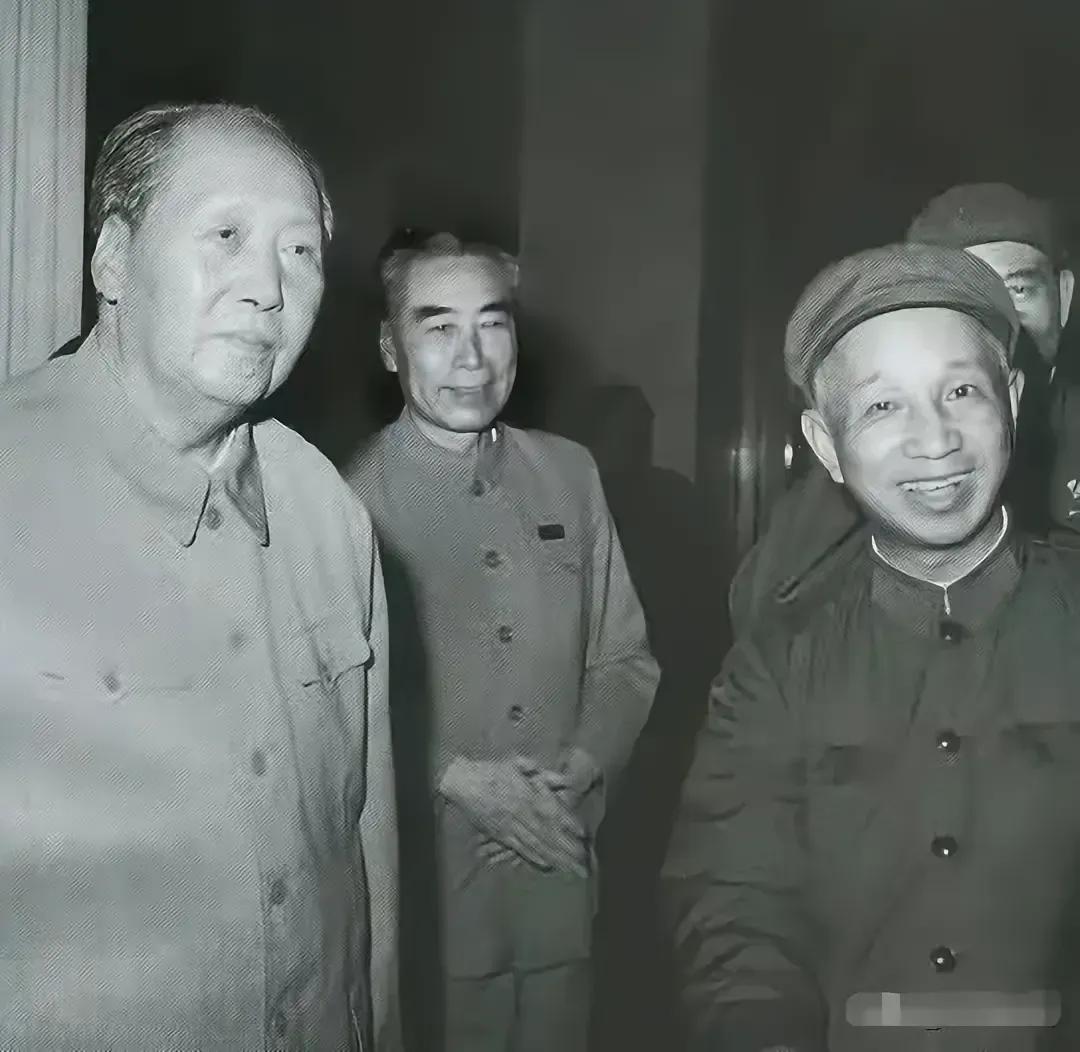 毛主席：“工作多，可以安排一下，一段时间内只处理一个主要问题，这样也就不会觉得太
