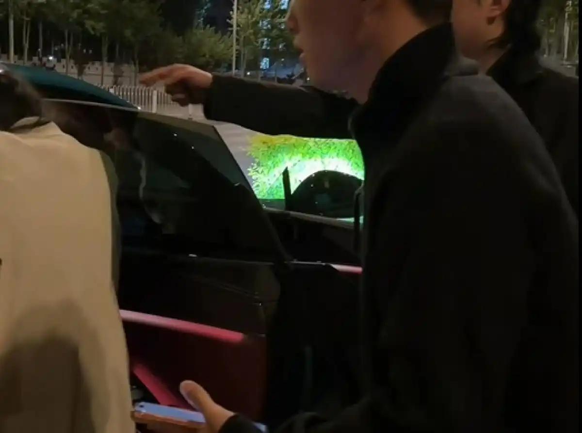 “泪目！”北方民族大学大四女生深夜接到母亲离世噩耗，可飞机高铁均无直达辗转需两天