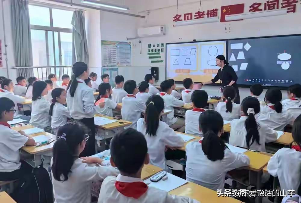 进入高中，你会发现的十一大现象：1、高中各学科不及格是常态，高分难度很大，尤其