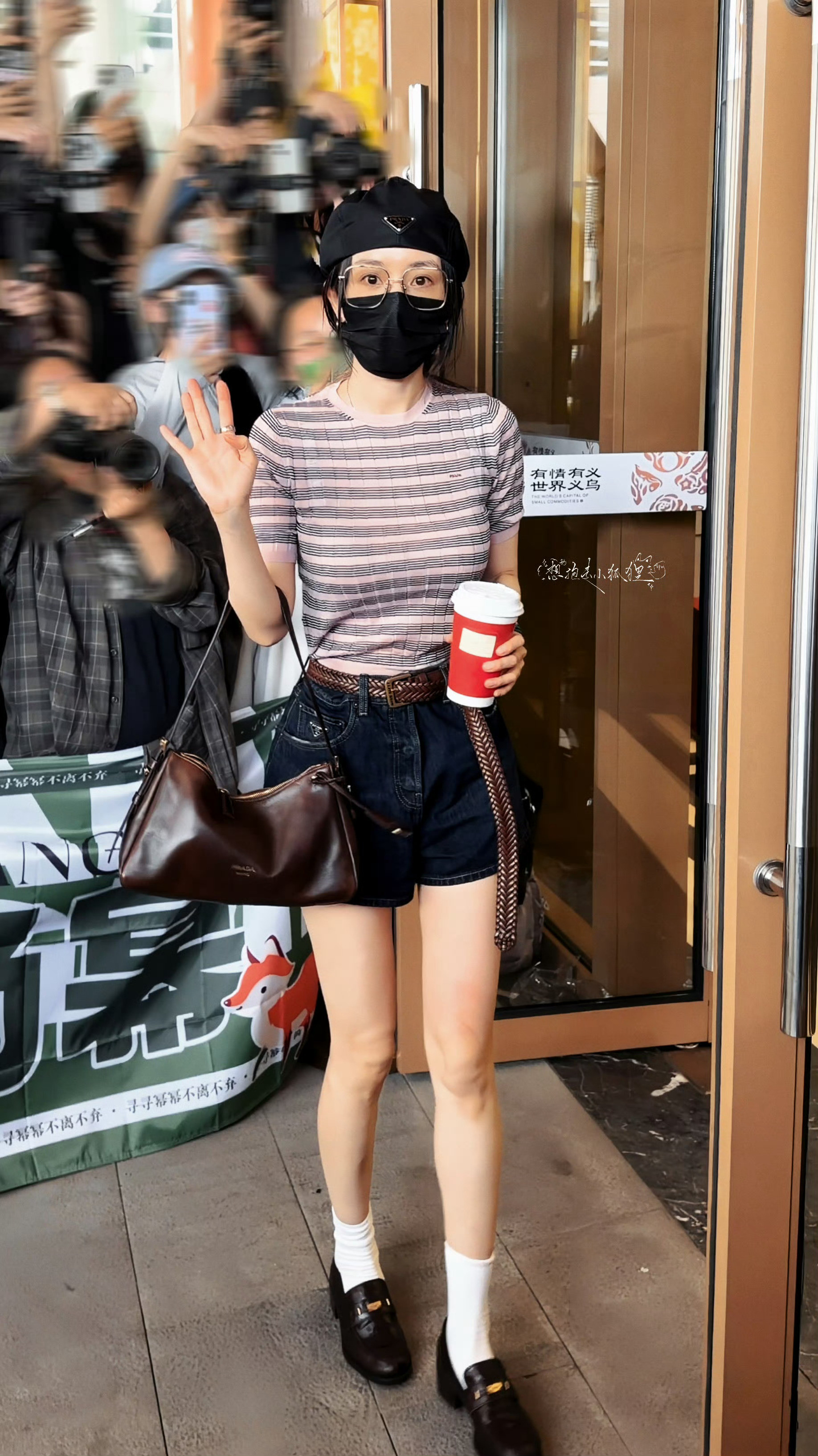 杨幂杨幂辣妹回归有人出现一次，颜粉身材粉就都满足了