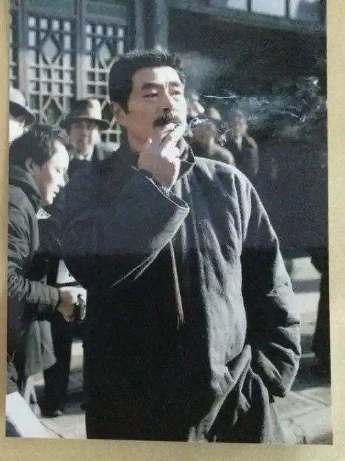 对于以真话为笑话的，以笑话为真话的，以笑话为笑话的，只有一个方法：就是不说话。