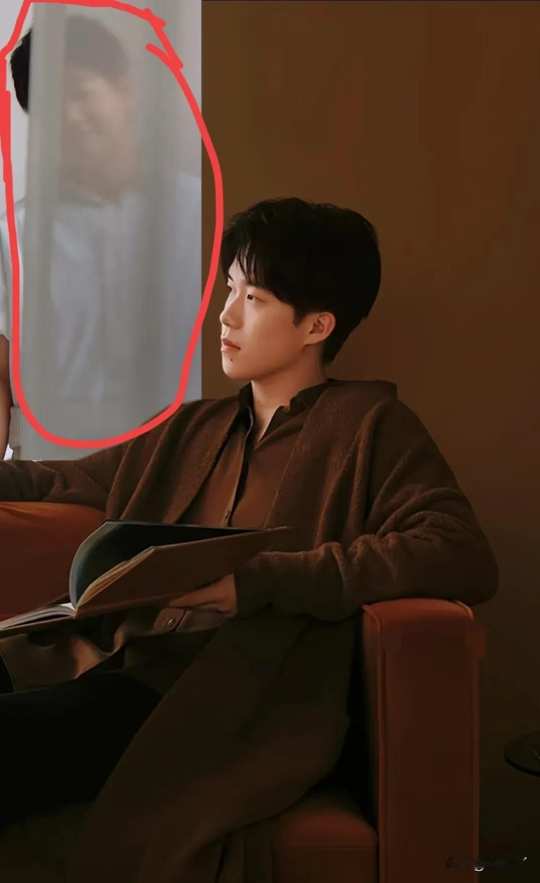 啊啊啊，这也太微妙了吧这届网友主打一个想看什么就有什么王楚钦在正经工作，小莎