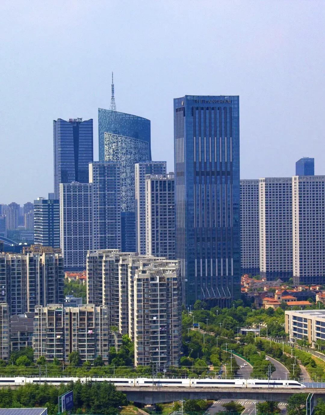 我曾一直纠结“33层的高层住宅，30年后会不会变危楼”？直到和一位搞建筑的老同学