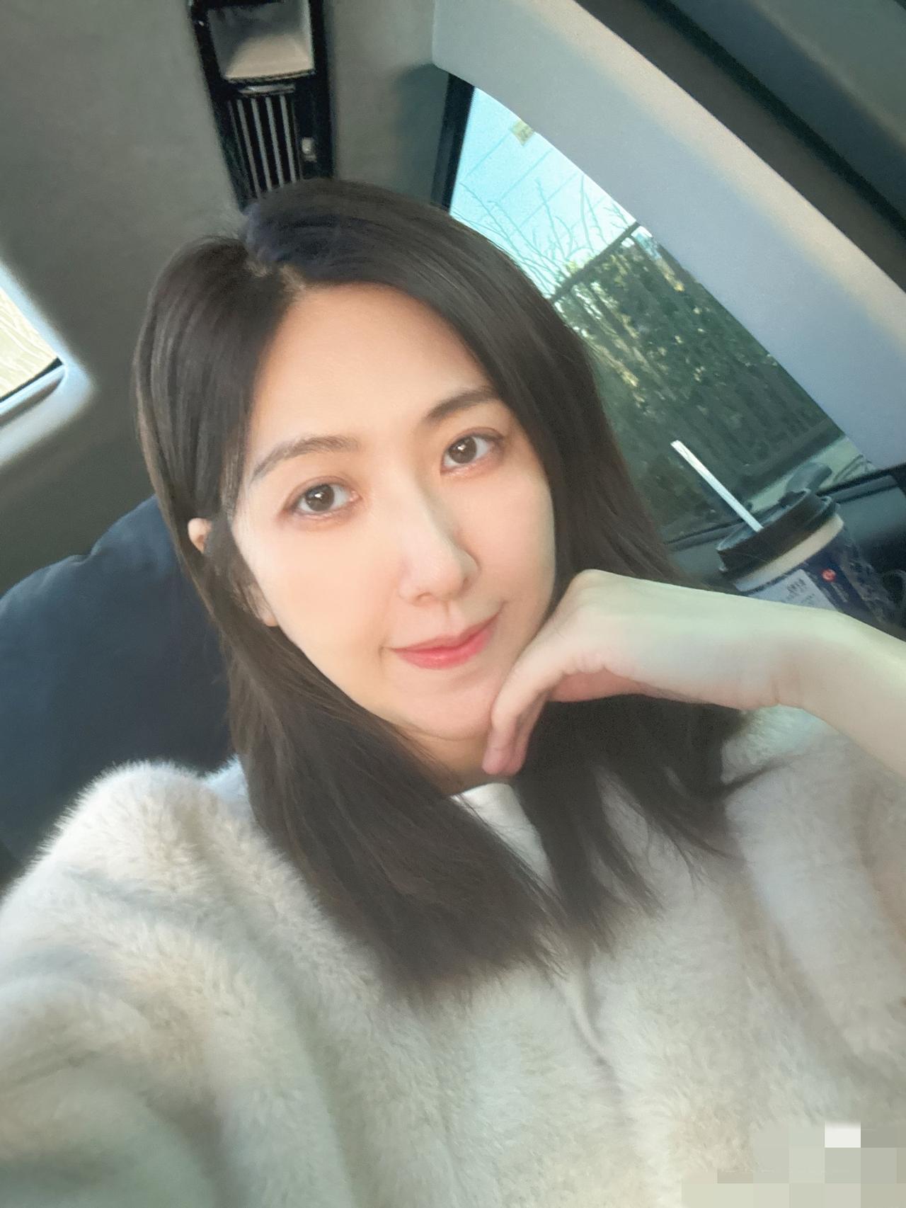 90年北京老阿姨经历过一段失败婚姻现在决定重新出发找个能接受的长相属于耐看