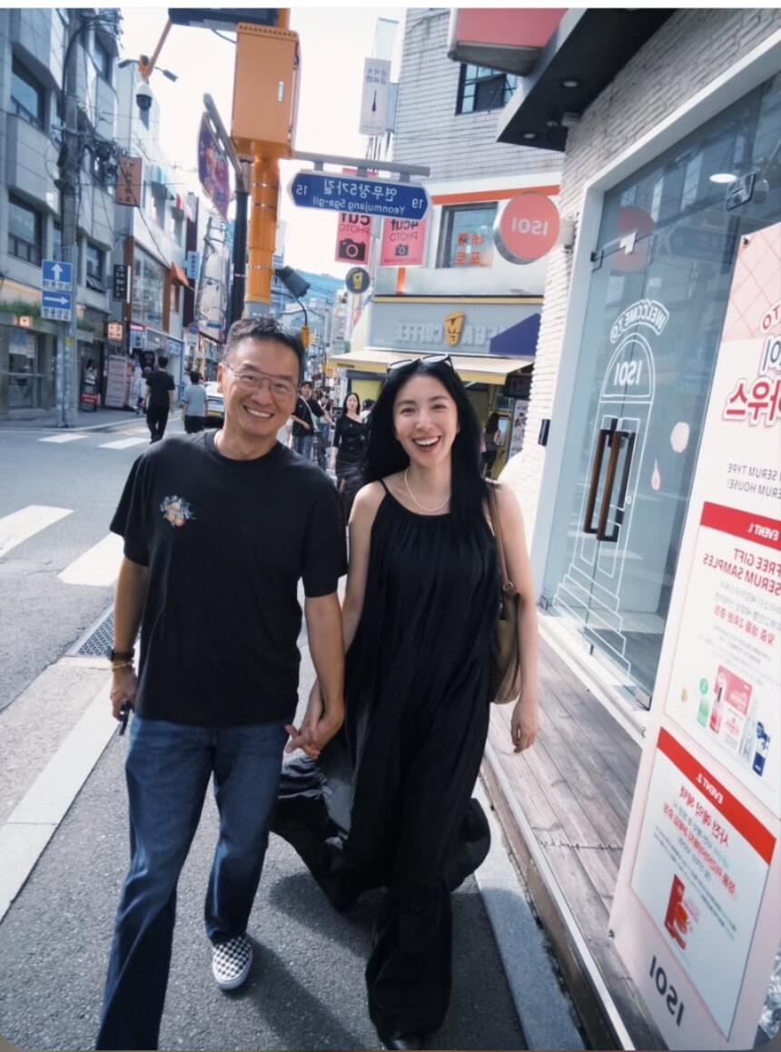 杨谨华和老公在韩国旅游超恩爱💕​​​