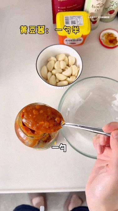 徐冬冬晒鸡蛋炸酱面教程跟着徐冬冬做，10分钟搞定一碗炸酱面！！