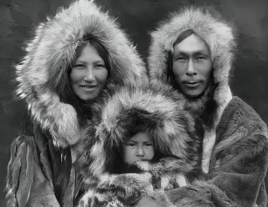 昨晚的聚会上，一位在蒙古国生活多年的老记者摇头说：蒙古国不治沙，真相让人后背发凉