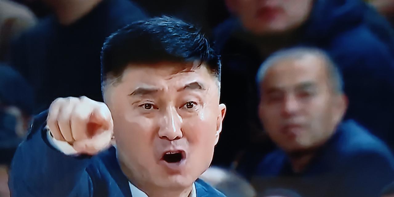 不要奇怪，也不用瞎猜，杜峰把广东全运会男篮搞成全国联军，这赛季把广东男篮打造成无