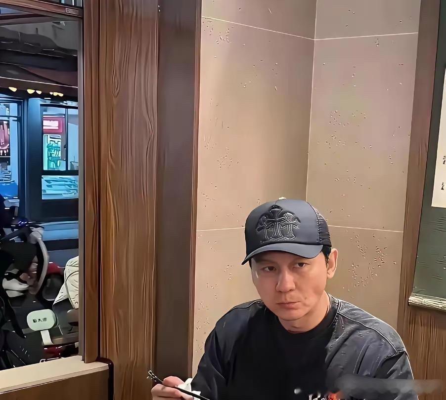 原来李晨才是内娱被严重低估的生存高手当年跑男分红，鹿晗单季拿4000万，邓超拿3